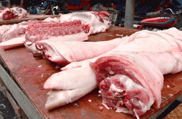 买猪肉时挑前腿还是后腿肉?20年经验老屠夫告诉你