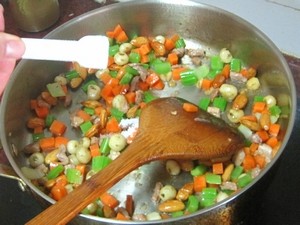 大杏仁肉粒蔬菜丁的做法步骤9