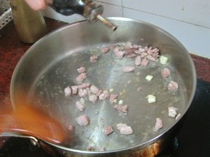 大杏仁肉粒蔬菜丁的做法步骤4