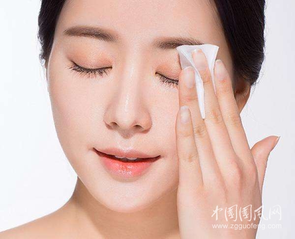 卸妆越久脸越脏，教你如何正确卸妆呵护娇嫩肌肤