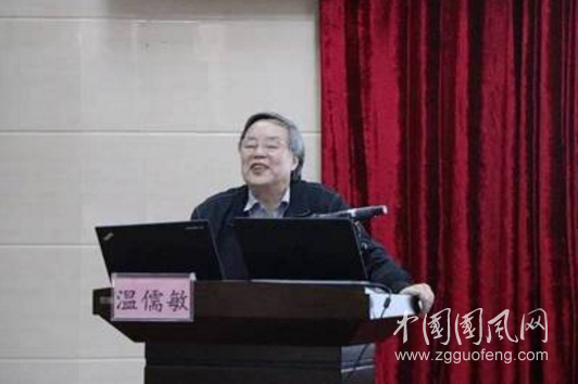 新版语文教材总主编：小学生应多读多背 不必强求理解内涵
